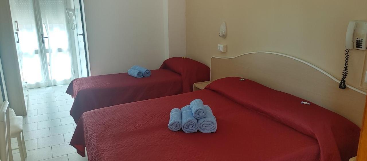Hotel Adriatico Беллария-Иджеа-Марина Экстерьер фото