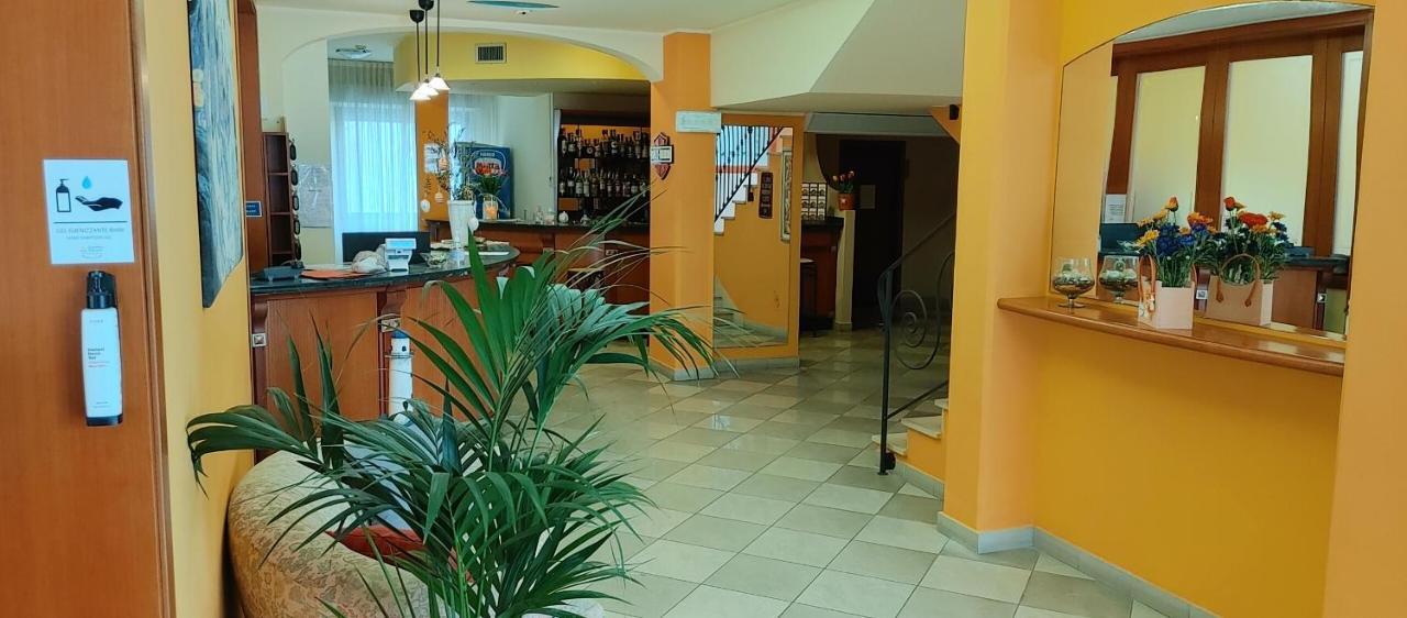 Hotel Adriatico Беллария-Иджеа-Марина Экстерьер фото