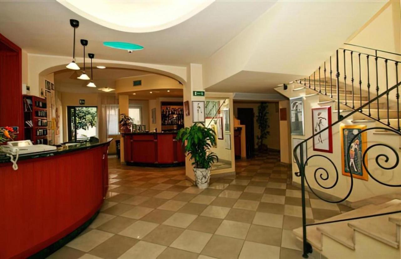 Hotel Adriatico Беллария-Иджеа-Марина Экстерьер фото