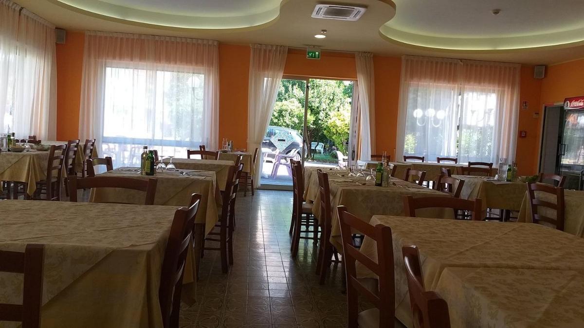 Hotel Adriatico Беллария-Иджеа-Марина Экстерьер фото